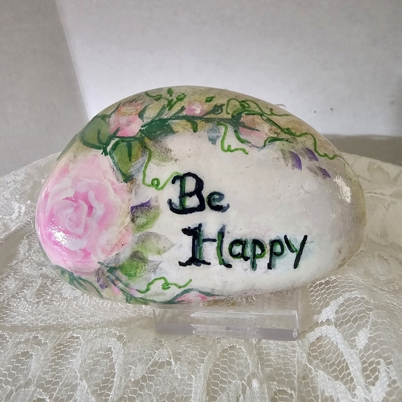 Freehand painted rock with peach roses and words of expression "Be Happy" - Picture 7 of 7